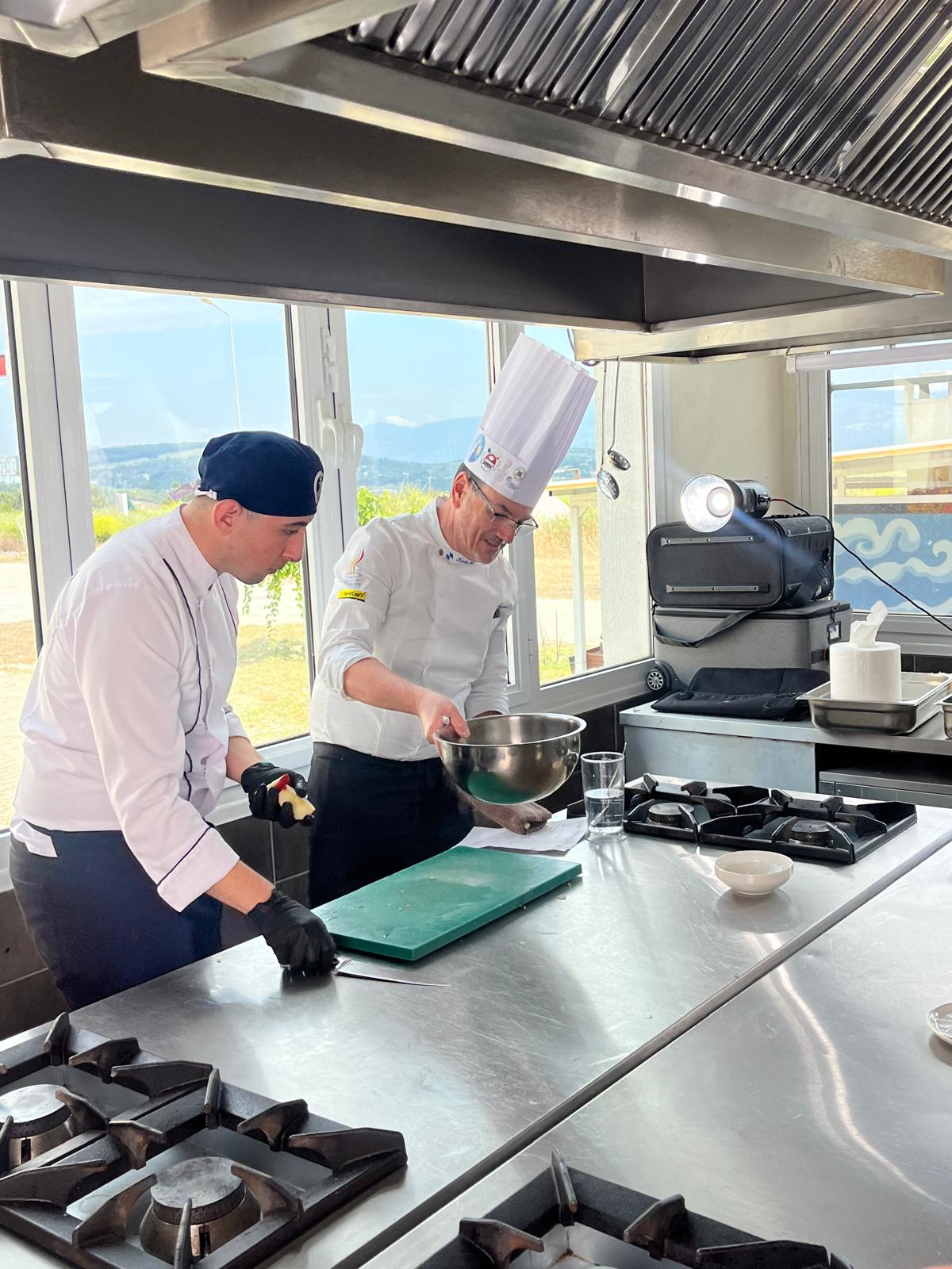  Video Recordings of Recipes 
